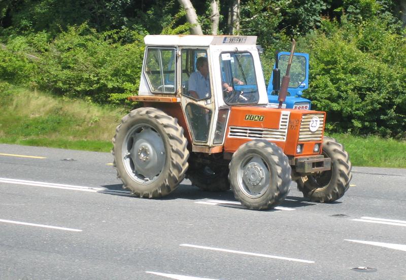 ../Images/Vintage tractor Run 2007- 26.jpg